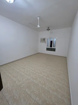 SHARED ROOM FOR RENT