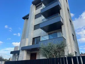 شق فاخره للببع في الطيره خلف حلويات العكر