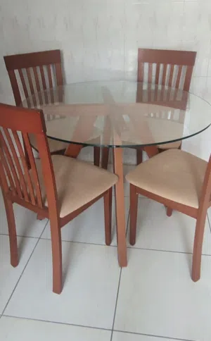 طاولة اكل رباعية