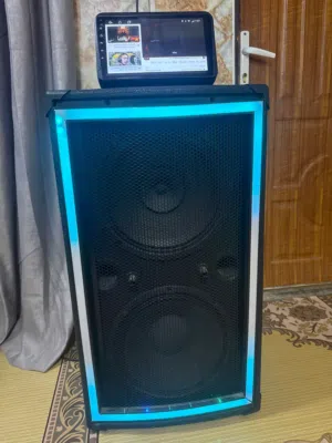 سماعه مع شاشه