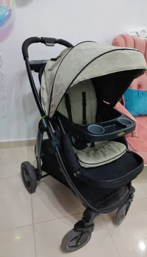 مستلزمات أطفال متسعمل للبيع عربة أطفال كارسيت فرشة لعب 3 في 1