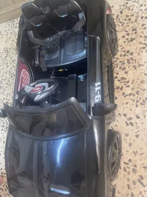 سيارة اطفال