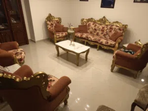 طقم كنب كلاسيكي فاخر للبيع