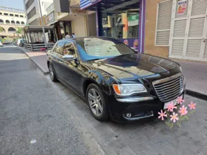 Used Chrysler 300 in Dubai
