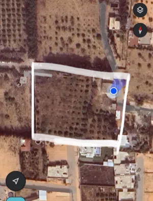 ارض في الباعيش