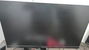 للبيع شاشة كيمينك 2 Gigabyte G27 (نظيفة جداً) (استخدام اسبوع)