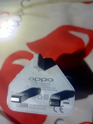 مطلوب شاحن oppo vooc كما بالصوره المرفقه
