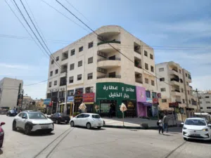 محل تجاري بموقع حيوي للإيجار من المالك في الجندويل