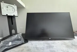 شاشه قيمنق استعمال خفيف قابل  بشي بسيط