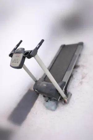 جهاز مشي بحالة جيده