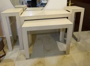طقم طاولات نظيف ينفع في الصاله او غرفه النوم