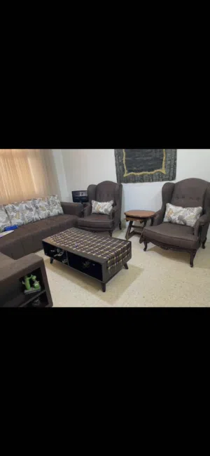 طقم كورنر خشب زان + طاوله وسطيه + 3 قطه سيرڤس استعمال خفيف