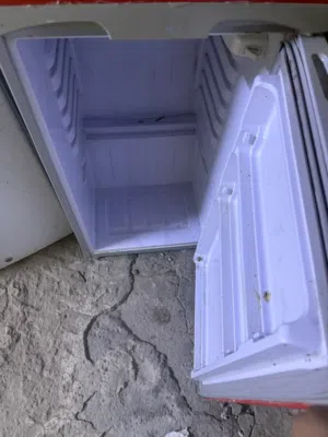 ثلاجة مكتبية