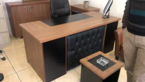 مكتب مدير موديل كبتنيه