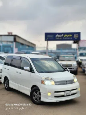 Used Toyota Voxy in Aden