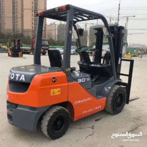 خدمة تأجير رافعات شوكيه تحميل وا تنزيل جميع انواع البضائع