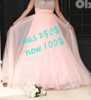 إعلان بيع فساتين سهرة