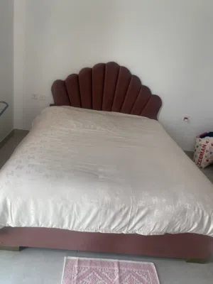 Bed + mattress