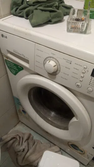 ثلاجة و غسالة و غاز و ما يكرويف للبيع