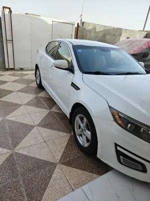 كيه اوبتيما 2015 حره تحويل امريكي حادثها بنيد مبدل فقط وبيها قطعتين صبغ بدون دواخل والباقي كفاله ضرب