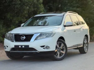 Nissan Pathfinder 2015 full option Panoramic