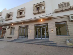 صالة تجارية 340متر  و120متر بدروم/ طريق عرادة بقرب الانطلاق