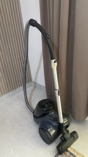 مكنسه كهربائيه بحالة ممتازة