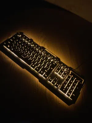 � كيبورد Gaming RGB احترافي – حالة ممتازة جدًا مع العلبة الأصلية �