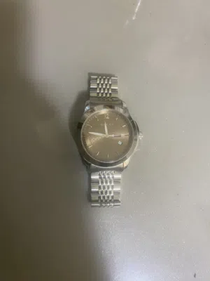 ساعة Gucci الجديدة اصلية مش مستعملة قابل للتفاوض