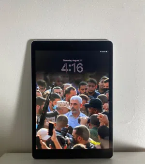 أيباد 9 مساحة 64GB مع ضمان لمدة شهر.