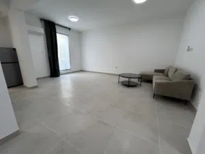 Two bedroom Ghubra modern شقة عصرية وواسعة غرفتين  الغبرة