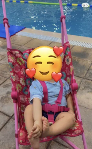 كارسيت و عكاز ماذركير وسرير اطفال summer حالة ممتازة