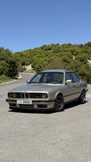 Bmw E30 1990 للبيع