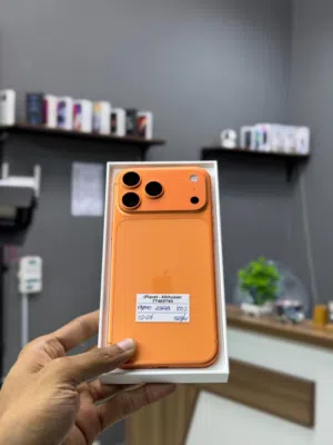 iPhone 17 Pro 256 GB Super condition phone - with apple warranty