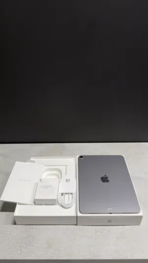 iPad Air 7 11” M3 WiFi نظيف