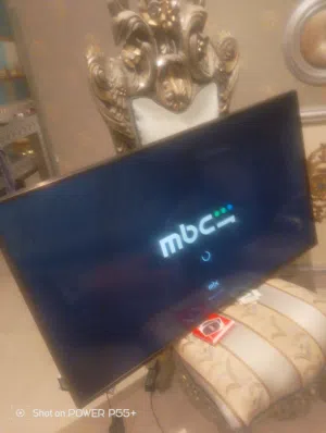 LG من طراز 49LJ610V. هذا الجهاز هو تلفزيون ذكي (Smart TV) بشاشة مقاس 49 بوصة وتقنية LED، ويوفر دقة ع