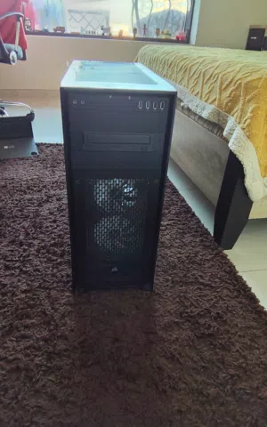 gaming pc Corsair mid tower case with 3 free RGB fans