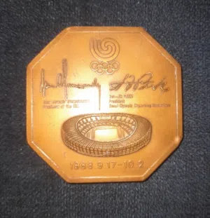 signed Samaranch ميدالية تذكارية لأولمبياد سيول 1988 –