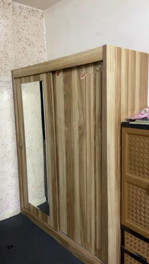 غرفة نوم شبابيه بحال الوكاله كامله مع الفرشه