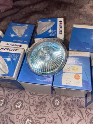 للبيع طقم لمبات سبوت لايت Pierlite أصلية (هالوجين) - مخزون جديد