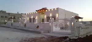 ‏أكثر من 6 غرف ‏.‏ ٥ حمّامات ‏.‏ 330 م٢‏3