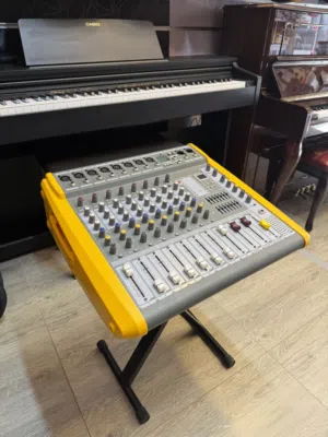 مكسر  8  مداخل  بلوتوث Usb مخارج جك وسبيكون  Safety power