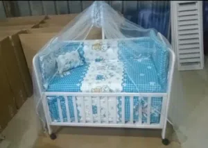 سرير أطفال خشب زان مصري جديد + الفراش بالمجان