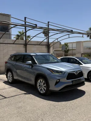 Used Toyota Highlander in Zarqa