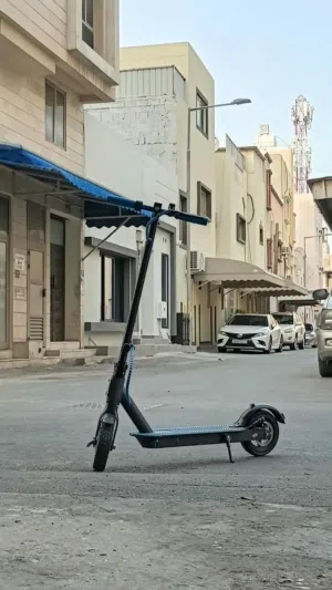 سكوترين الواحد ب 35 دينار الاثنين ب 70 دينار
