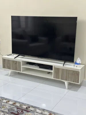 طاولة تلفزيون للبيع
