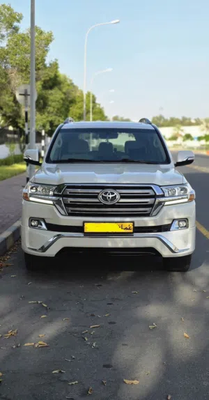 Toyota Land cruiser 2016 VXR 5.7 للبيع