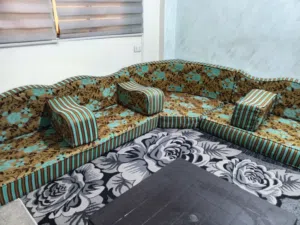 جلسه عربيه مع خزانه ومطوى للبيع