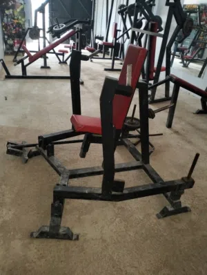عتاد قاعة كمال الأجسام مستعمل في حالة جيدة معاه اكثر من خمس قناطر لاشارج و طابي 2 سم خادم شهرين