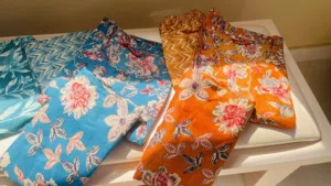 Size available M-XXL .kurti set with shawl